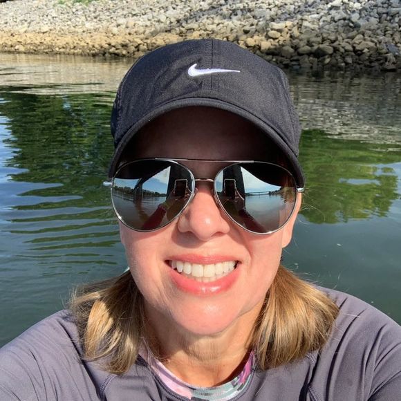 Meet your Posher, April - Picture 1 of 1